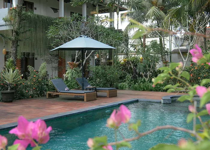 Hotel Artini Bisma